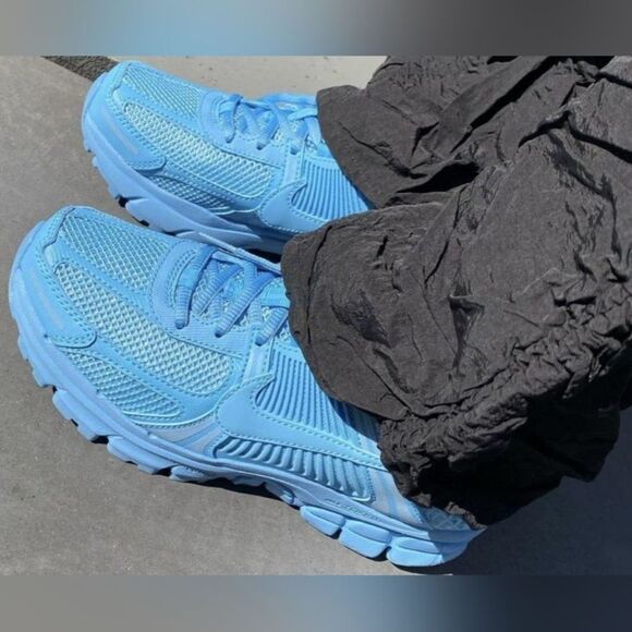 Brand New Nike Zoom Vomero 5 Sneakers - Lakeside UNC Blue Size 8.5 UNISEX - Picture 1 of 10